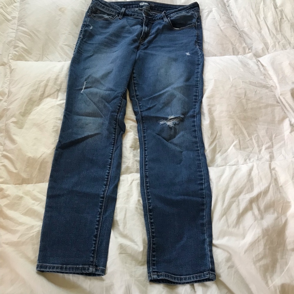 🔴 Old Navy Distressed Skinny Jeans